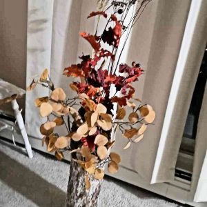 Flat flower vase