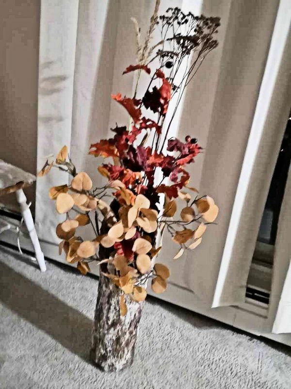 Flat flower vase